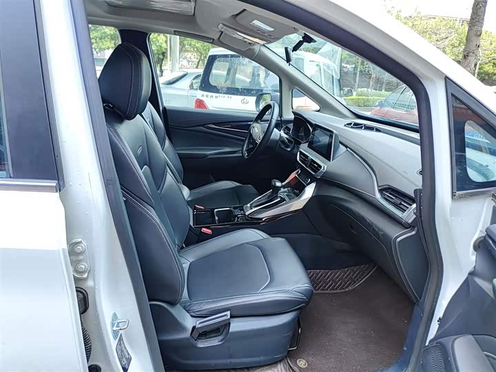 Фото 3 - Maxus G50