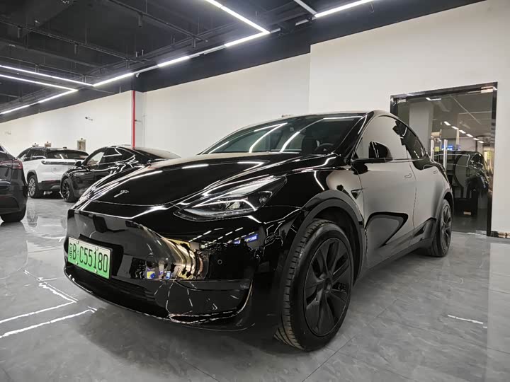 Фото 1 - Tesla Model Y