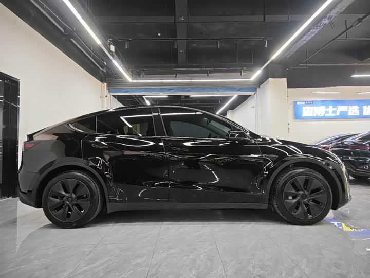 Фото 4 - Tesla Model Y