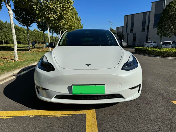 Фото 2 - Tesla Model Y