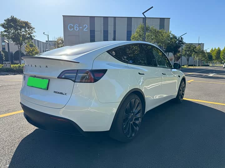 Фото 4 - Tesla Model Y