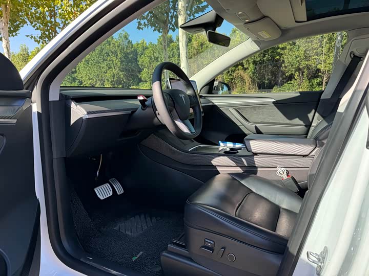 Фото 6 - Tesla Model Y