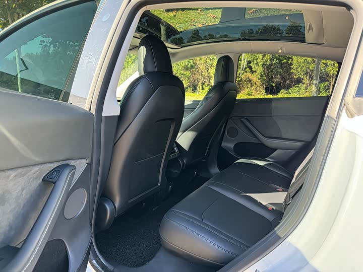 Фото 8 - Tesla Model Y