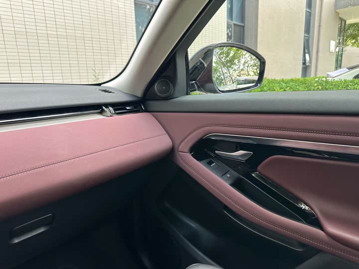 Фото 9 - Land Rover Range Rover Evoque L Hybrid