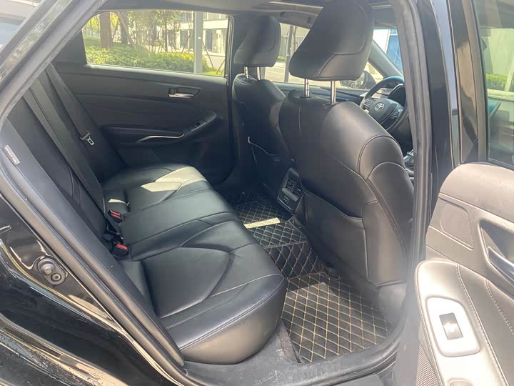 Фото 15 - Toyota Avalon