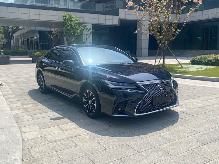 Фото 2 - Toyota Avalon