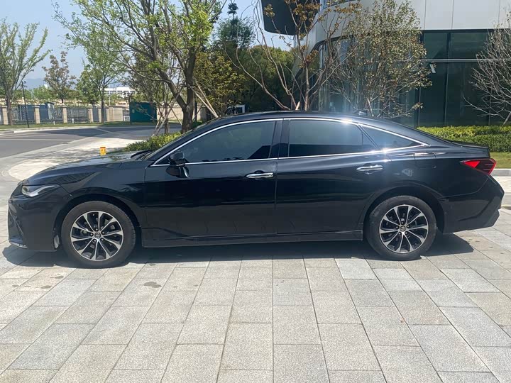 Фото 4 - Toyota Avalon