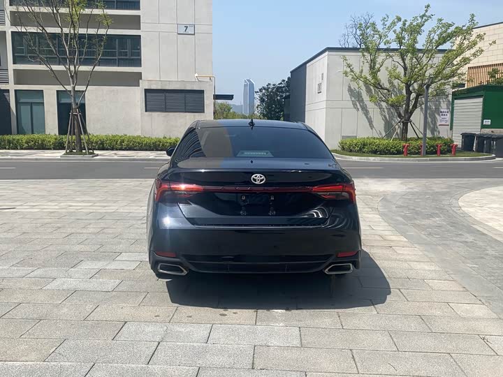 Фото 6 - Toyota Avalon