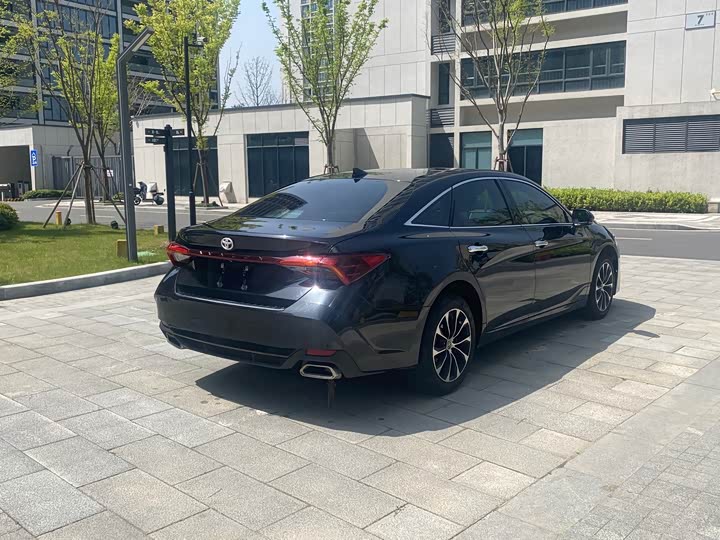 Фото 7 - Toyota Avalon