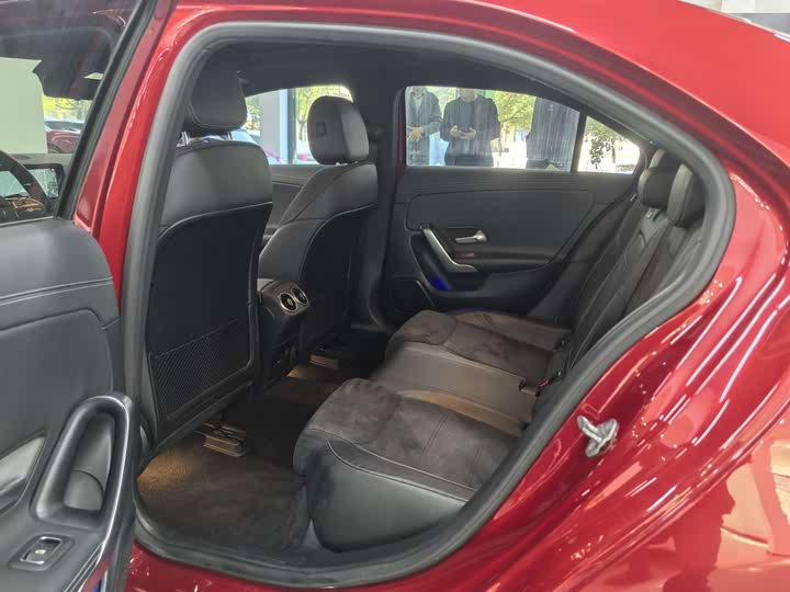 Фото 9 - Mercedes-Benz A-Class