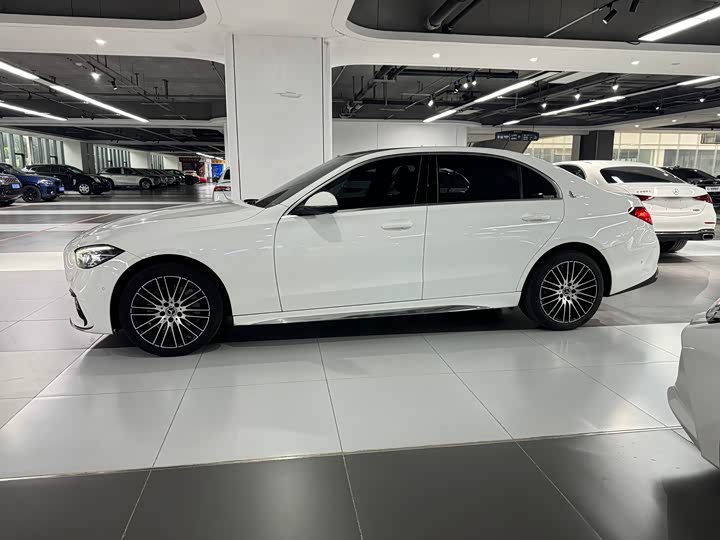 Фото 9 - Mercedes-Benz C-Class