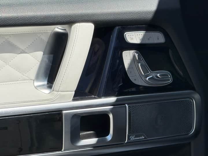 Фото 5 - Mercedes-Benz G-Class