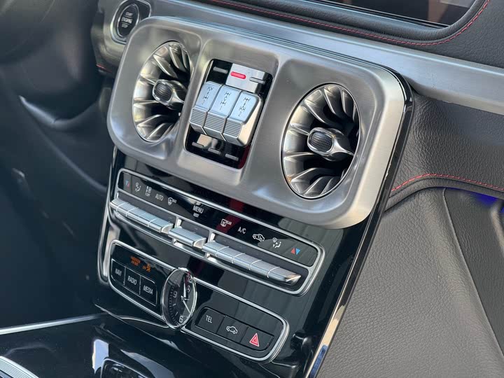 Фото 8 - Mercedes-Benz G-Class