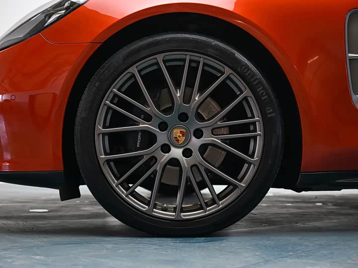 Фото 15 - Porsche Panamera