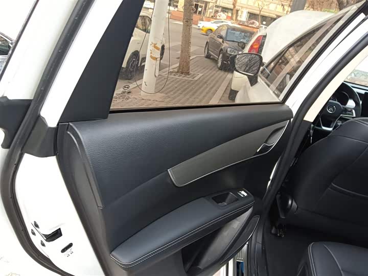 Фото 29 - BYD Song Max