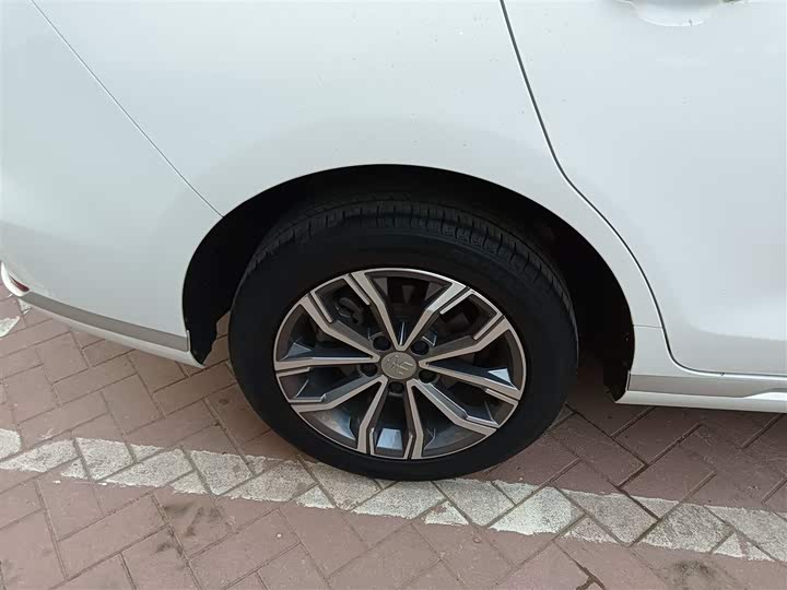 Фото 30 - BYD Song Max