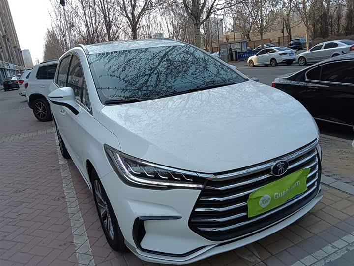 Фото 4 - BYD Song Max