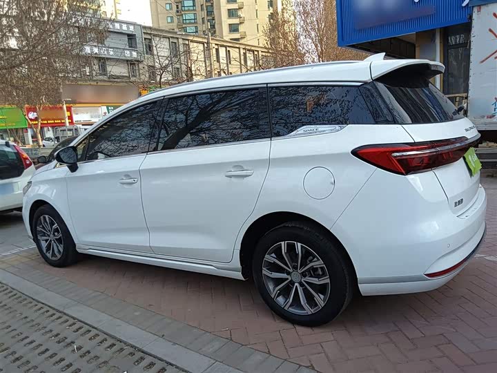 Фото 5 - BYD Song Max