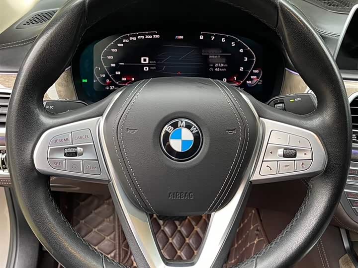 Фото 2 - BMW 7 Series
