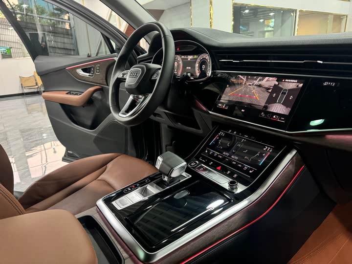 Фото 12 - Audi Q7