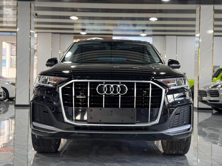 Фото 2 - Audi Q7