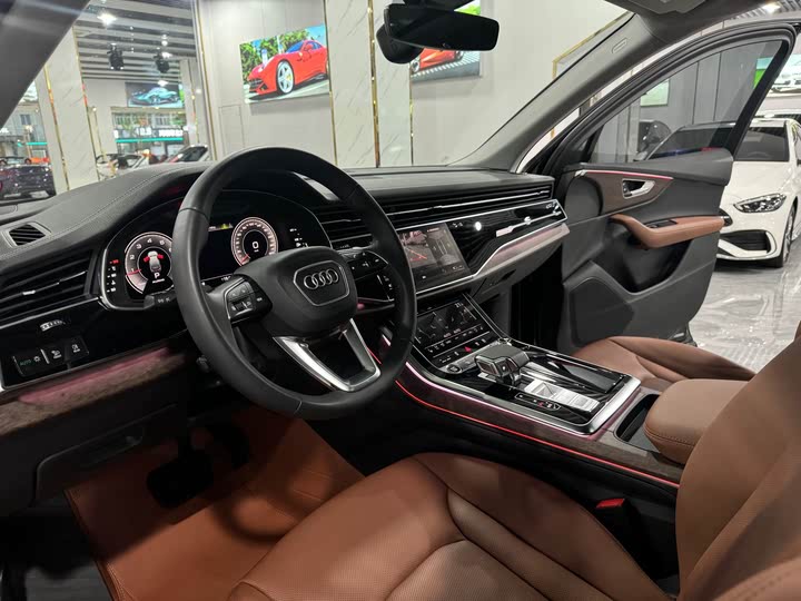 Фото 4 - Audi Q7