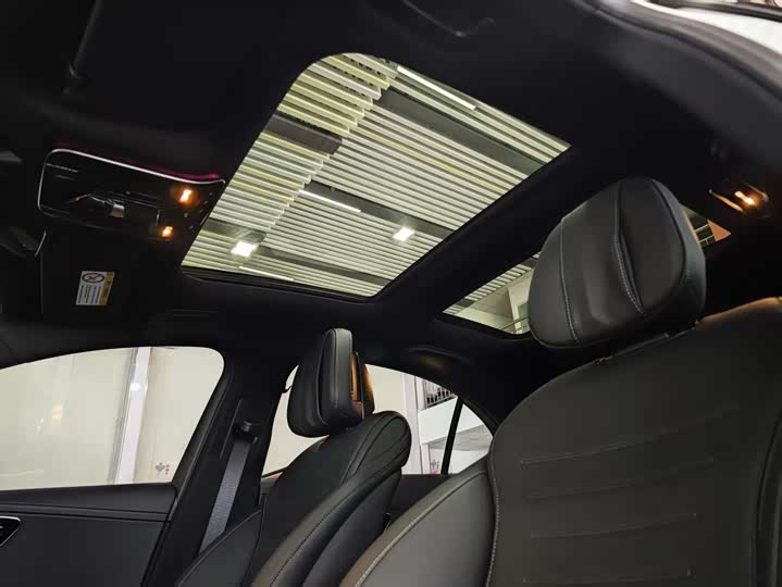 Фото 14 - Mercedes-Benz C-Class