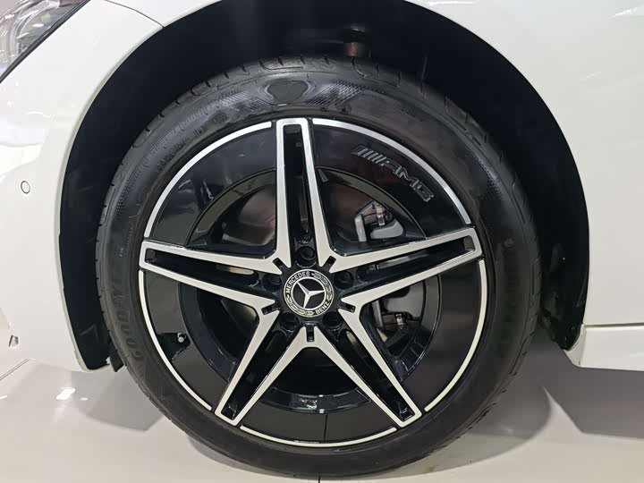 Фото 17 - Mercedes-Benz C-Class