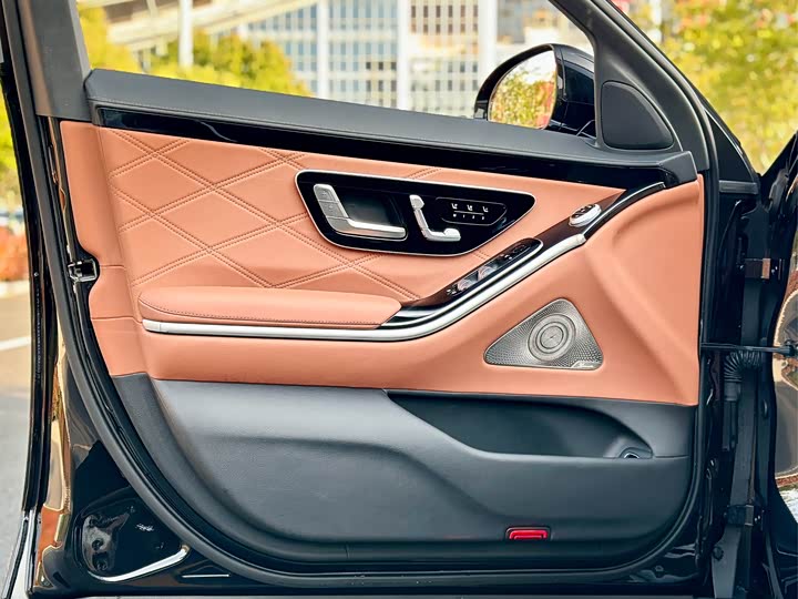 Фото 10 - Mercedes-Benz Maybach S-Class