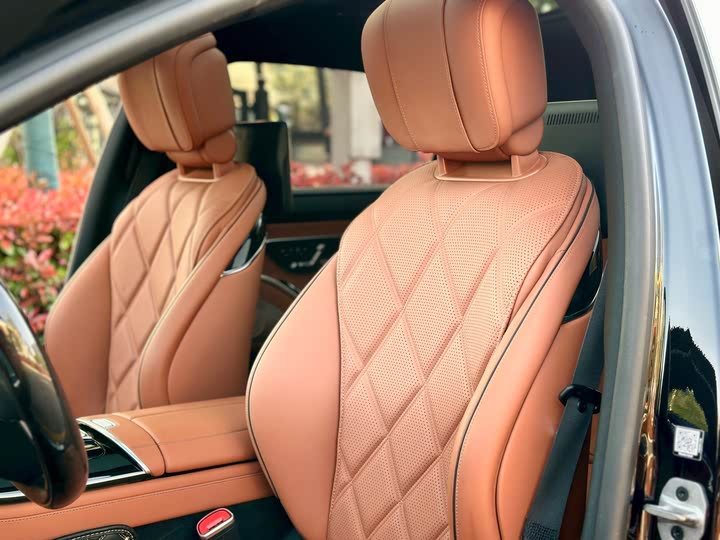 Фото 11 - Mercedes-Benz Maybach S-Class