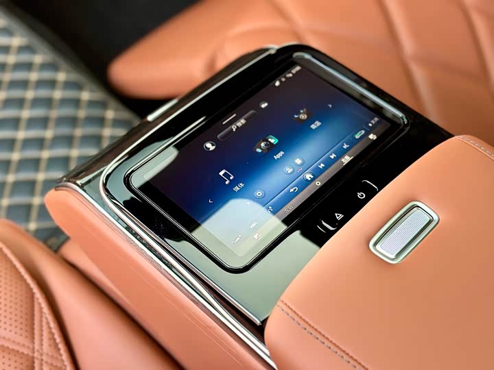 Фото 15 - Mercedes-Benz Maybach S-Class