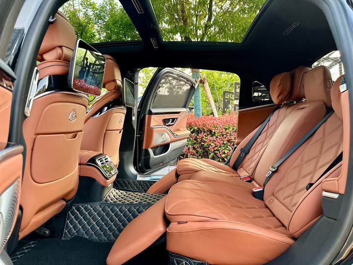 Фото 18 - Mercedes-Benz Maybach S-Class