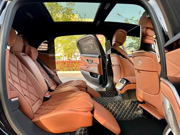 Фото 19 - Mercedes-Benz Maybach S-Class