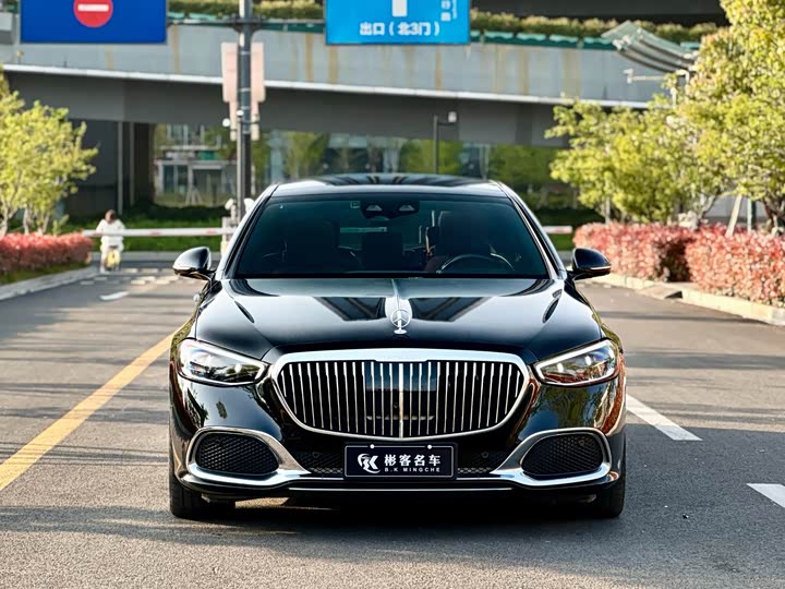 Фото 2 - Mercedes-Benz Maybach S-Class