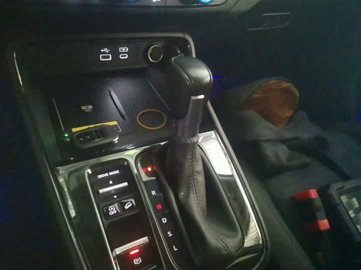 Фото 14 - Honda CR-V