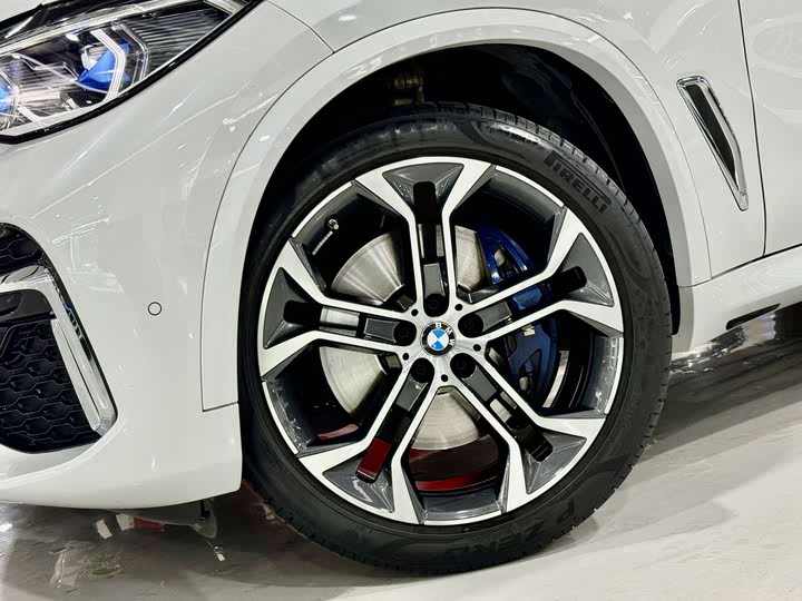 Фото 17 - BMW X5