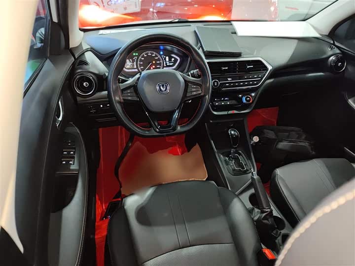 Фото 10 - Changan Alsvin