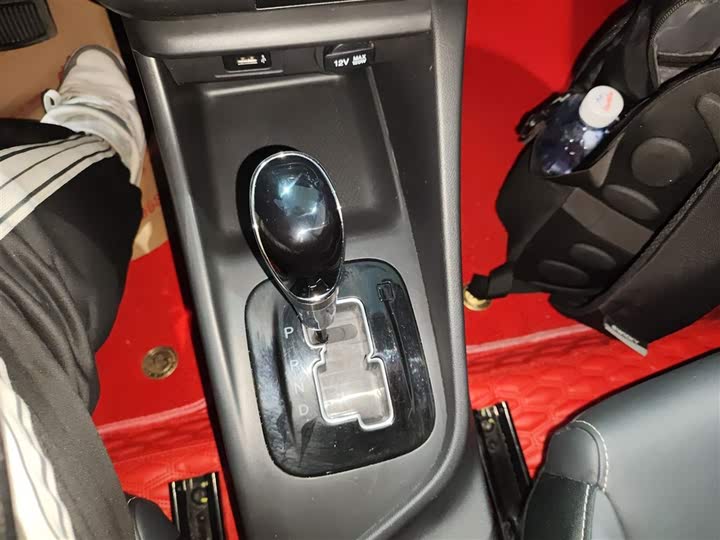 Фото 14 - Changan Alsvin