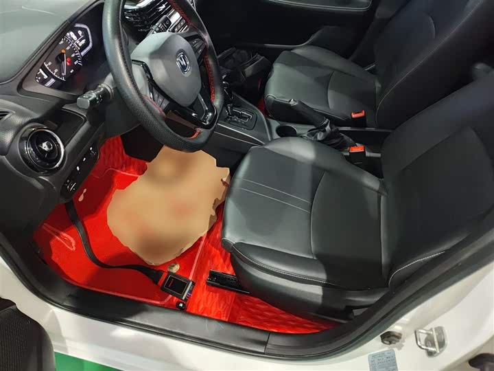 Фото 15 - Changan Alsvin