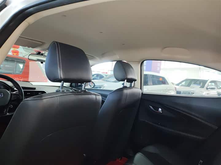 Фото 18 - Changan Alsvin