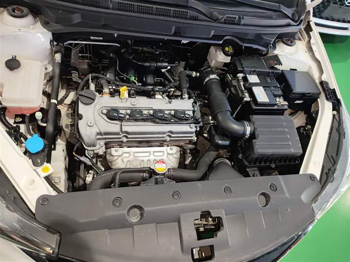 Фото 20 - Changan Alsvin