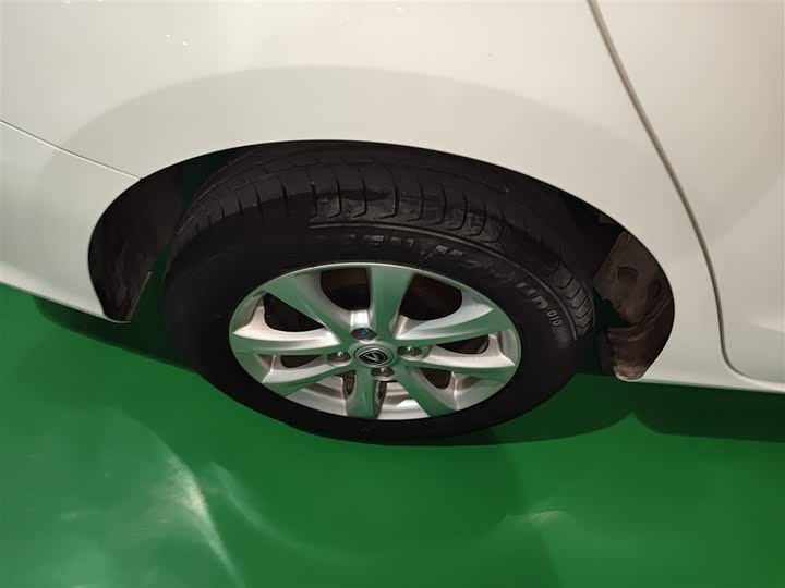 Фото 30 - Changan Alsvin