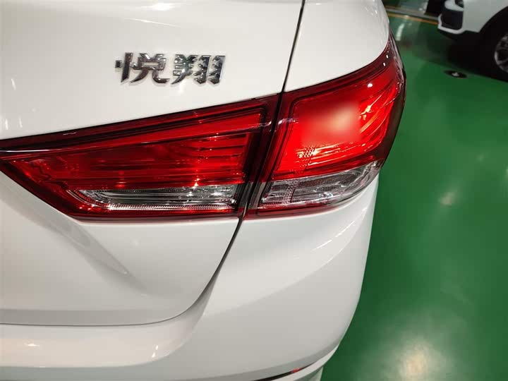 Фото 8 - Changan Alsvin