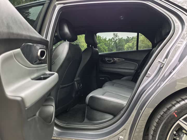 Фото 11 - GAC Trumpchi Empow R