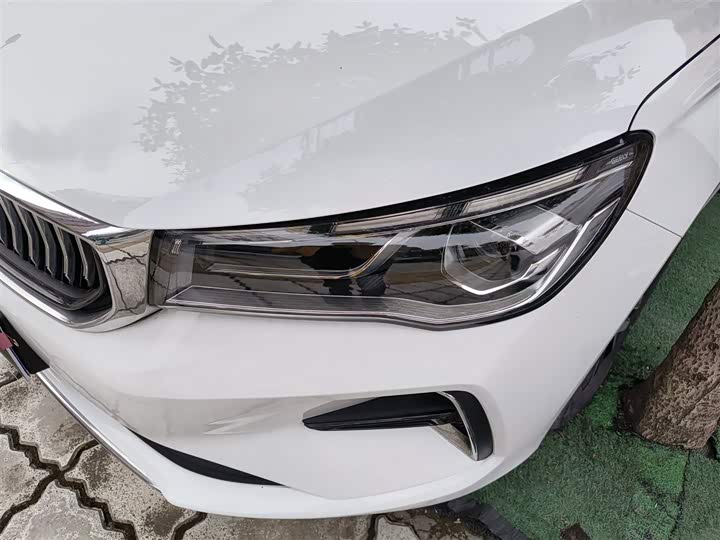 Фото 24 - Geely Emgrand