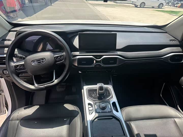 Фото 15 - Geely Okavango