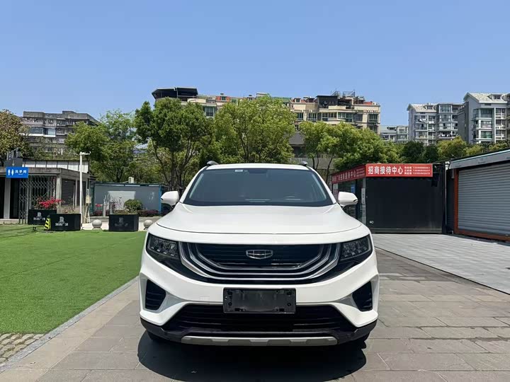 Фото 2 - Geely Okavango