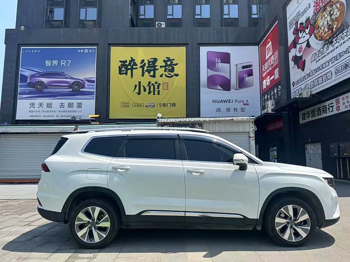 Фото 4 - Geely Okavango