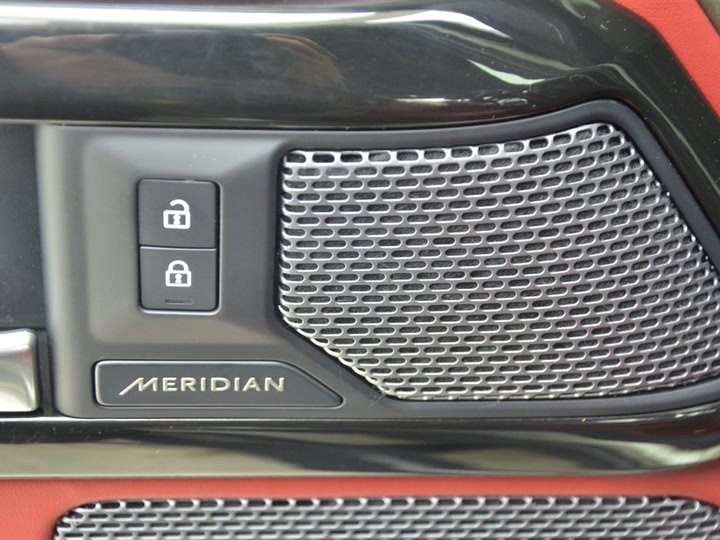 Фото 12 - Land Rover Defender