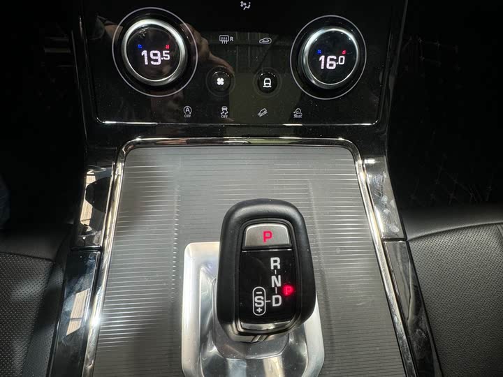 Фото 14 - Land Rover Range Rover Evoque L